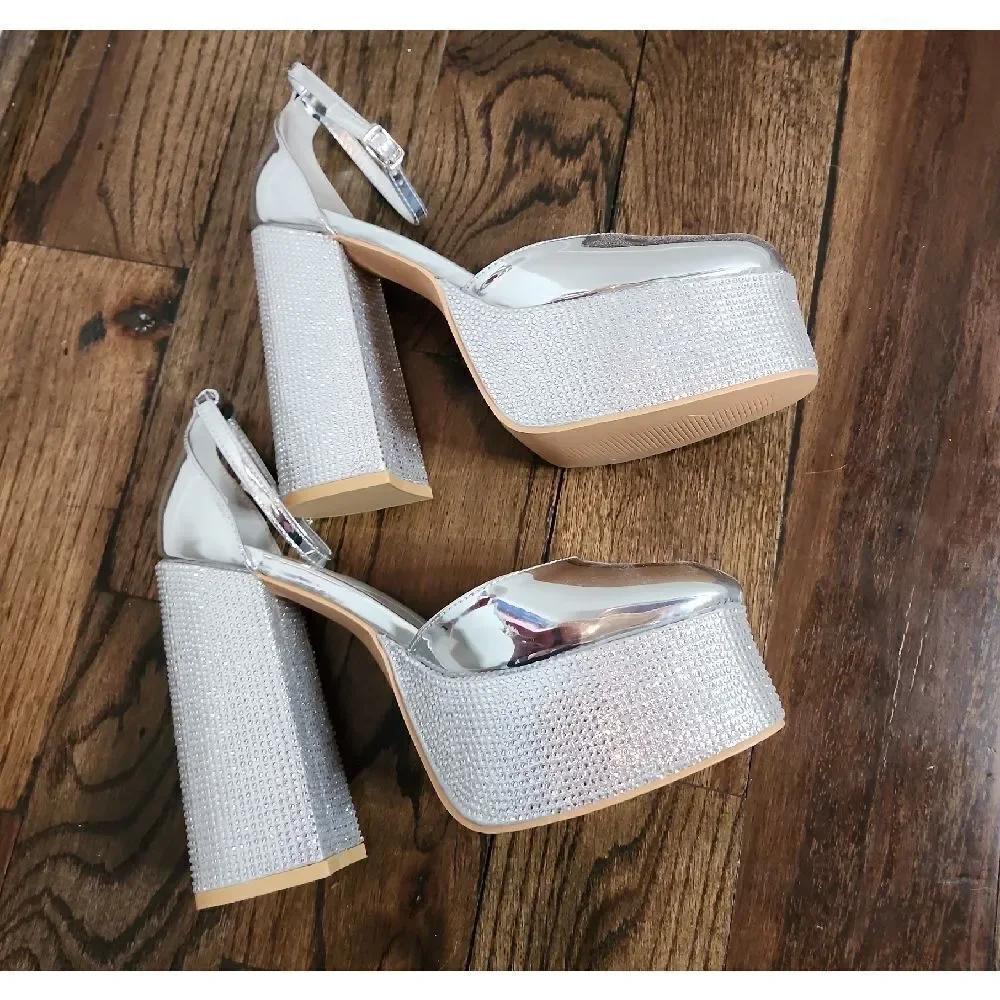 Azalea Wang Glamorous Silver Platform Shoes Size 8.5 NWT
